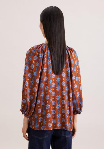 Атласная блузка
