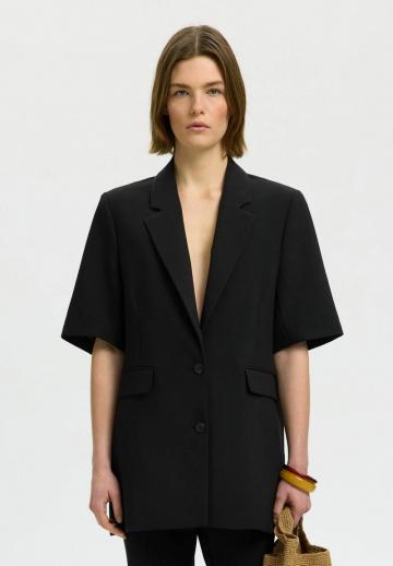 Короткое пальто