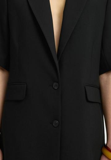 Короткое пальто