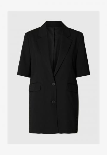 Короткое пальто