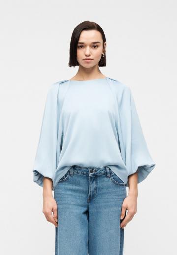 Атласная блузка