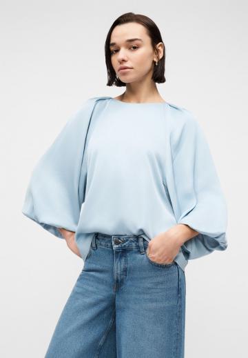 Атласная блузка