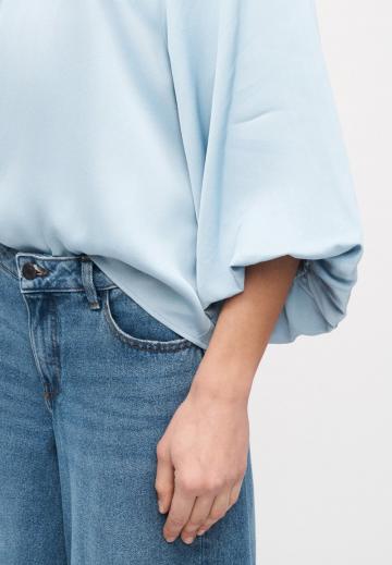 Атласная блузка