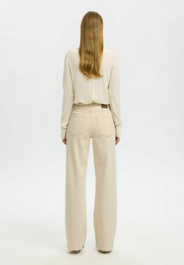 Прямые джинсы