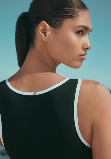 Слитный купальник