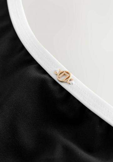 Слитный купальник