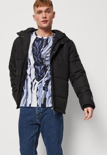 Зимняя куртка