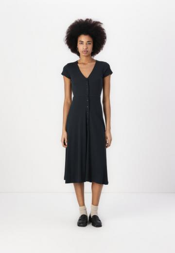 Вязаное платье