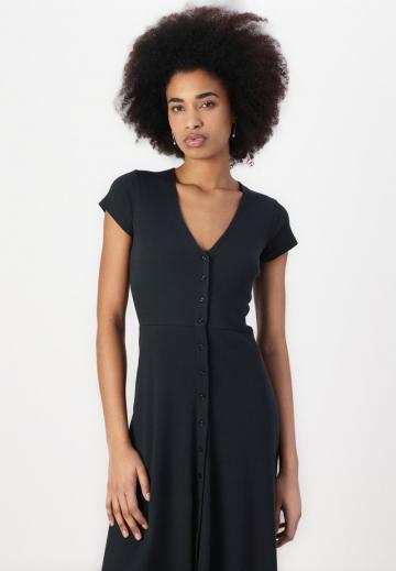 Вязаное платье