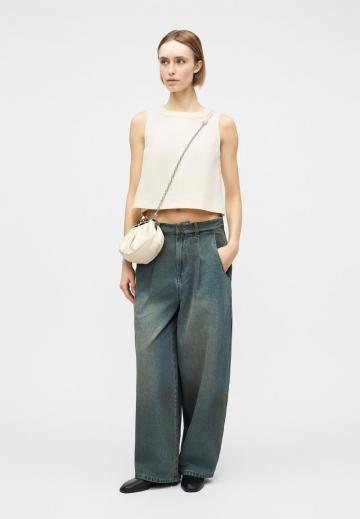 Блузка без рукавов