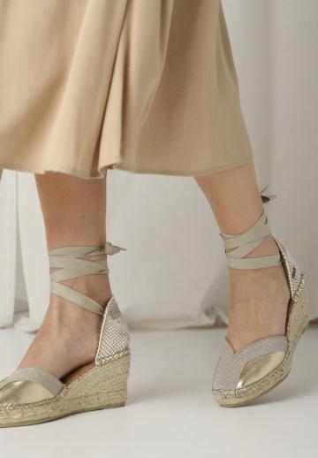 Туфли на шнуровке