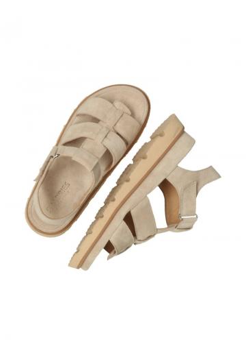 Босоножки на танкетке