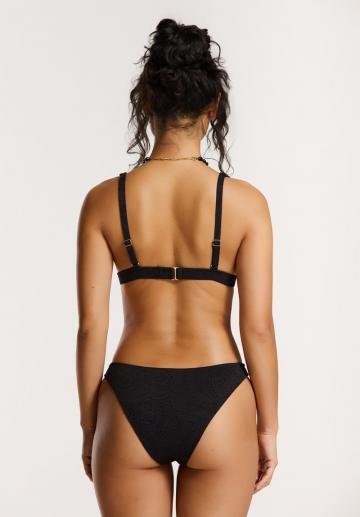 Треугольное бикини