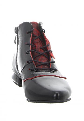 Ботинки на шнуровке