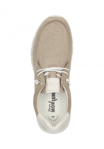 Ботинки на шнуровке