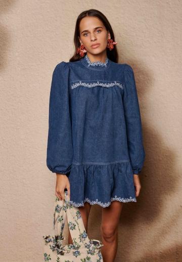 Короткое платье