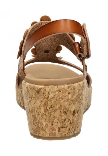 Босоножки на танкетке