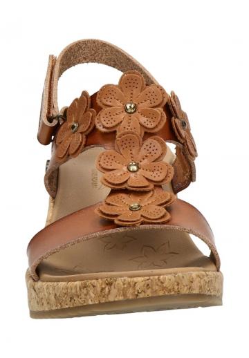 Босоножки на танкетке