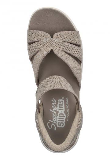 Босоножки на танкетке