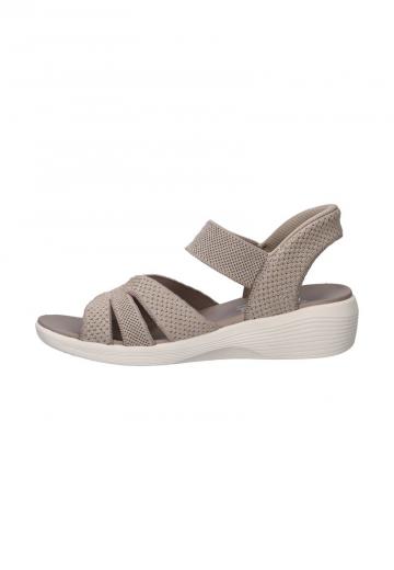 Босоножки на танкетке