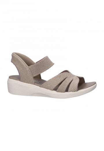 Босоножки на танкетке