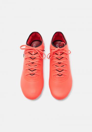 Футбольные бутсы