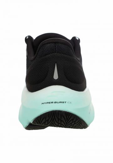 Беговые кроссовки