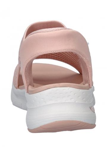 Босоножки на танкетке