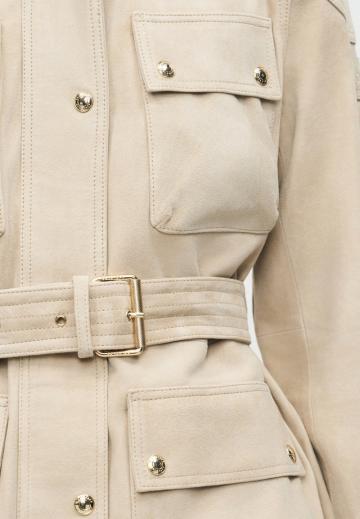 Куртка с накладнымит карманами