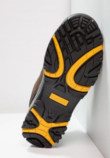 Походные ботинки