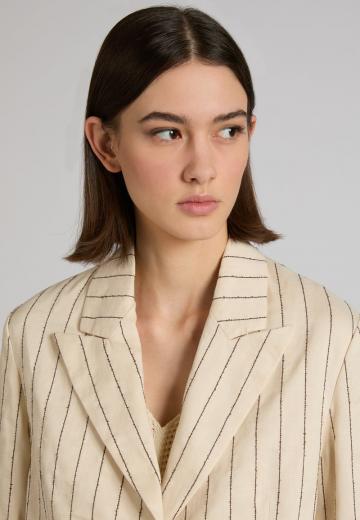 Короткое пальто