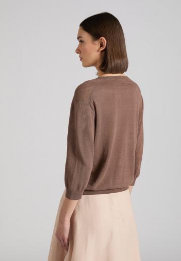 Пуловер с вырезом V