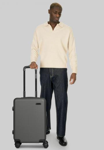 Набор чемоданов