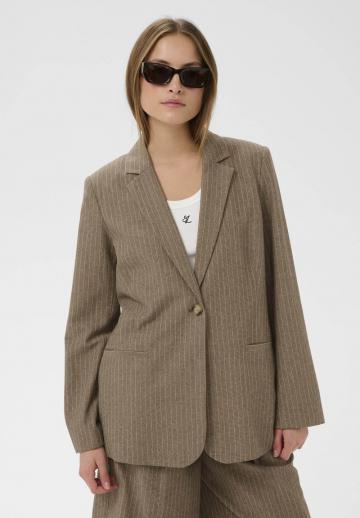 Короткое пальто