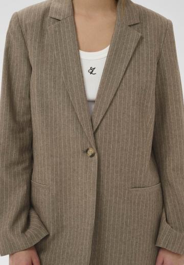 Короткое пальто