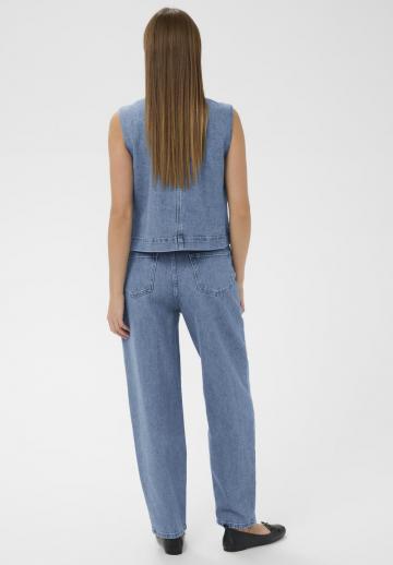 Джинсовая жилетка