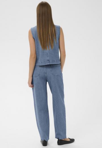 Прямые джинсы