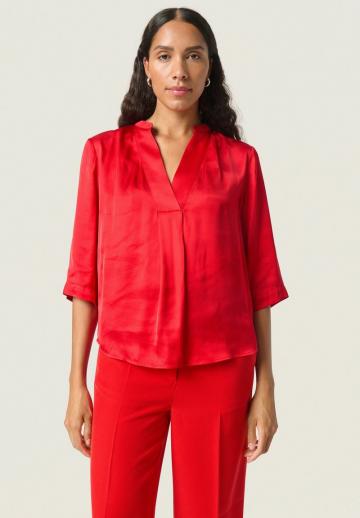 Атласная блузка