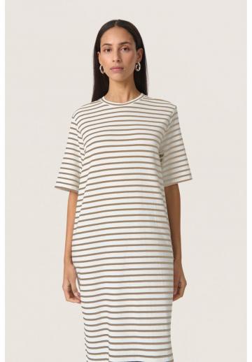 Вязаное платье