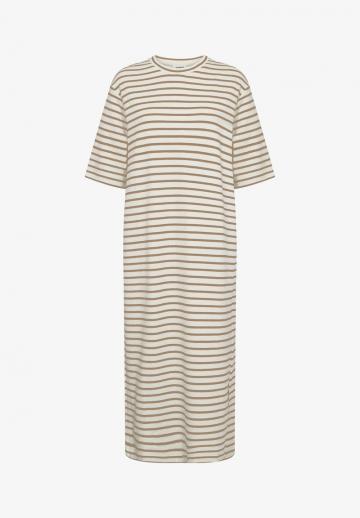 Вязаное платье