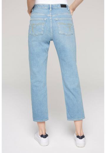 Короткие джинсы