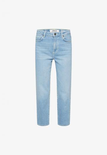 Короткие джинсы