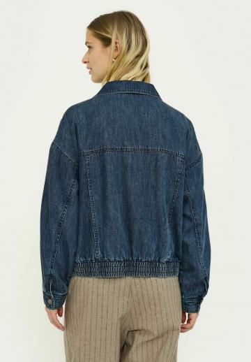 Куртка с накладнымит карманами