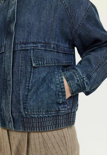 Куртка с накладнымит карманами