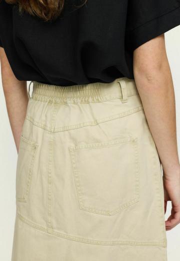Юбка с накладными карманами