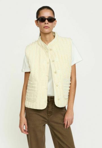 Пуховой жилет