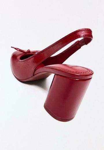 Туфли на высоком каблуке