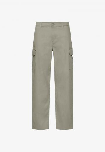 Брюки с накладными карманами