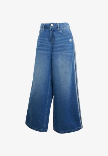 Клешеные джинсы