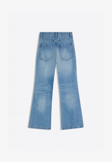 Клешеные джинсы